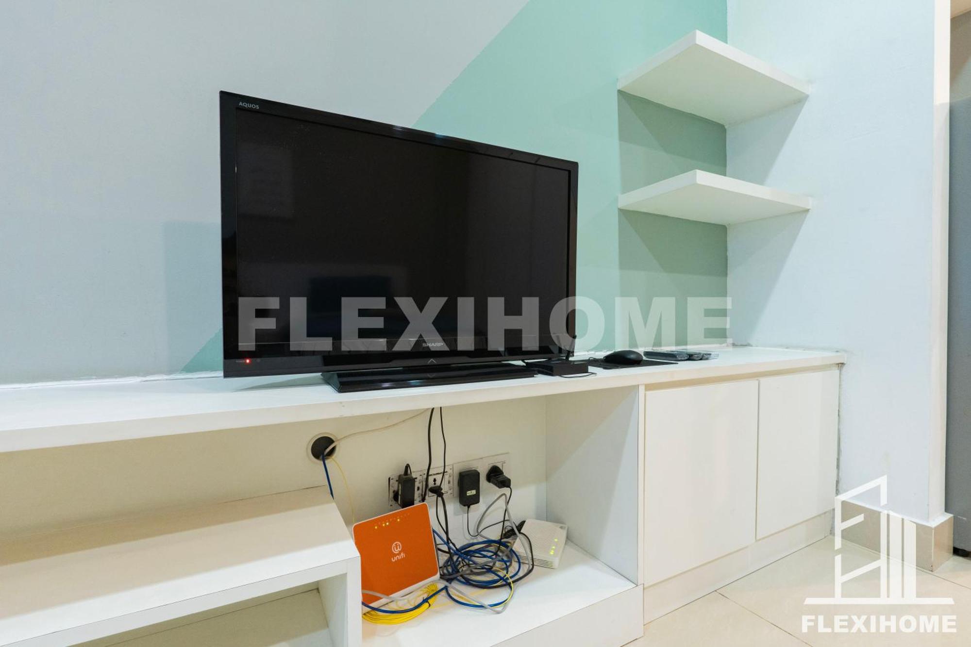 Flexihome Shaftsbury: Day-use Workspace In Apartment