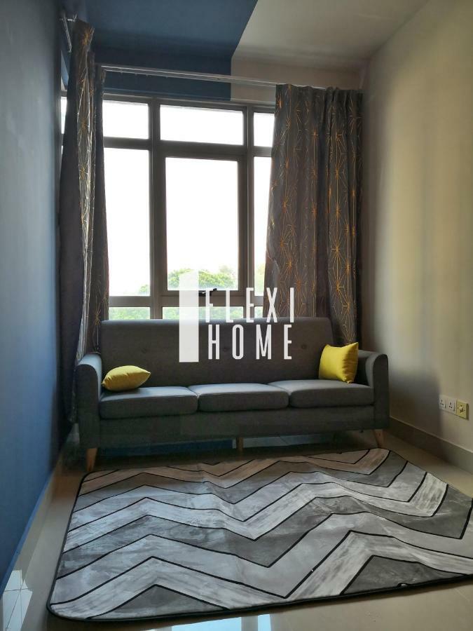 Flexihome Shaftsbury: Day-use Workspace In Cyberjaya