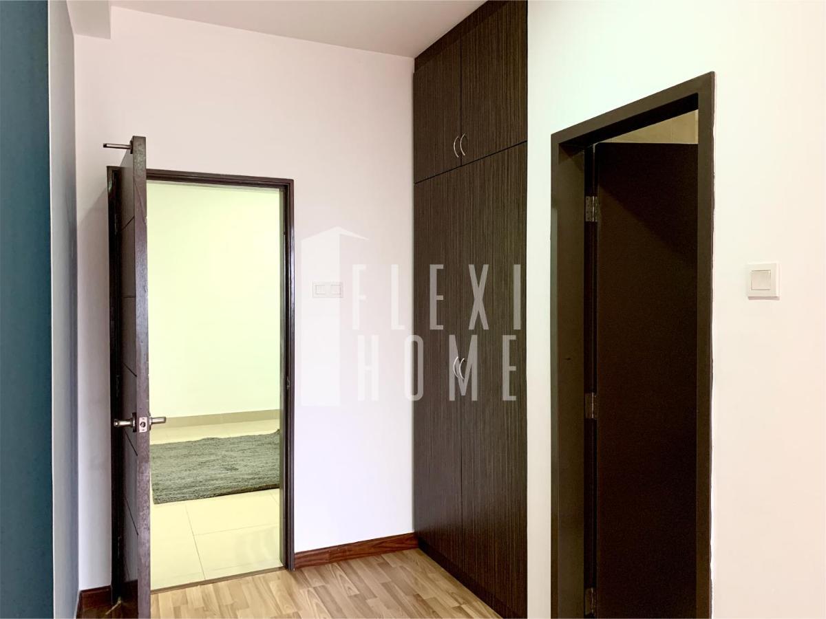 Flexihome Shaftsbury: Day-use Workspace In