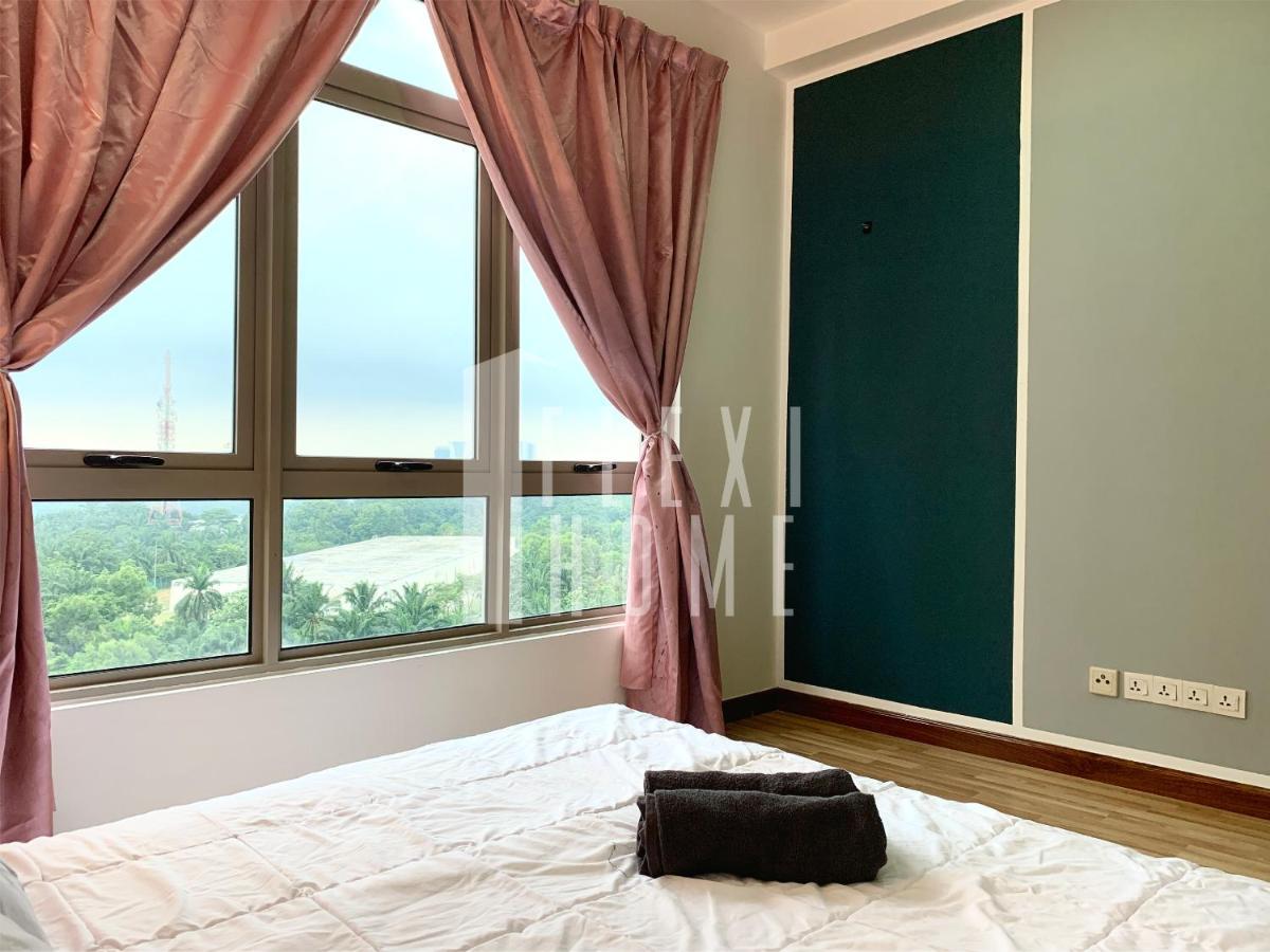Flexihome Shaftsbury: Day-use Workspace In Cyberjaya