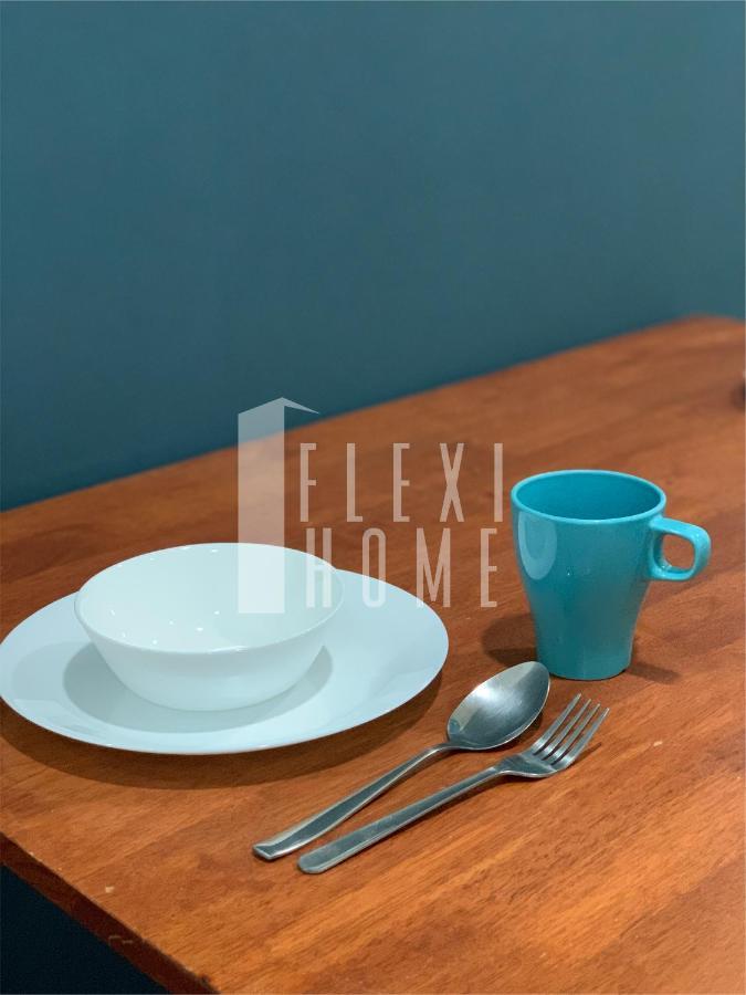 Flexihome Shaftsbury: Day-use Workspace In Apartment Cyberjaya