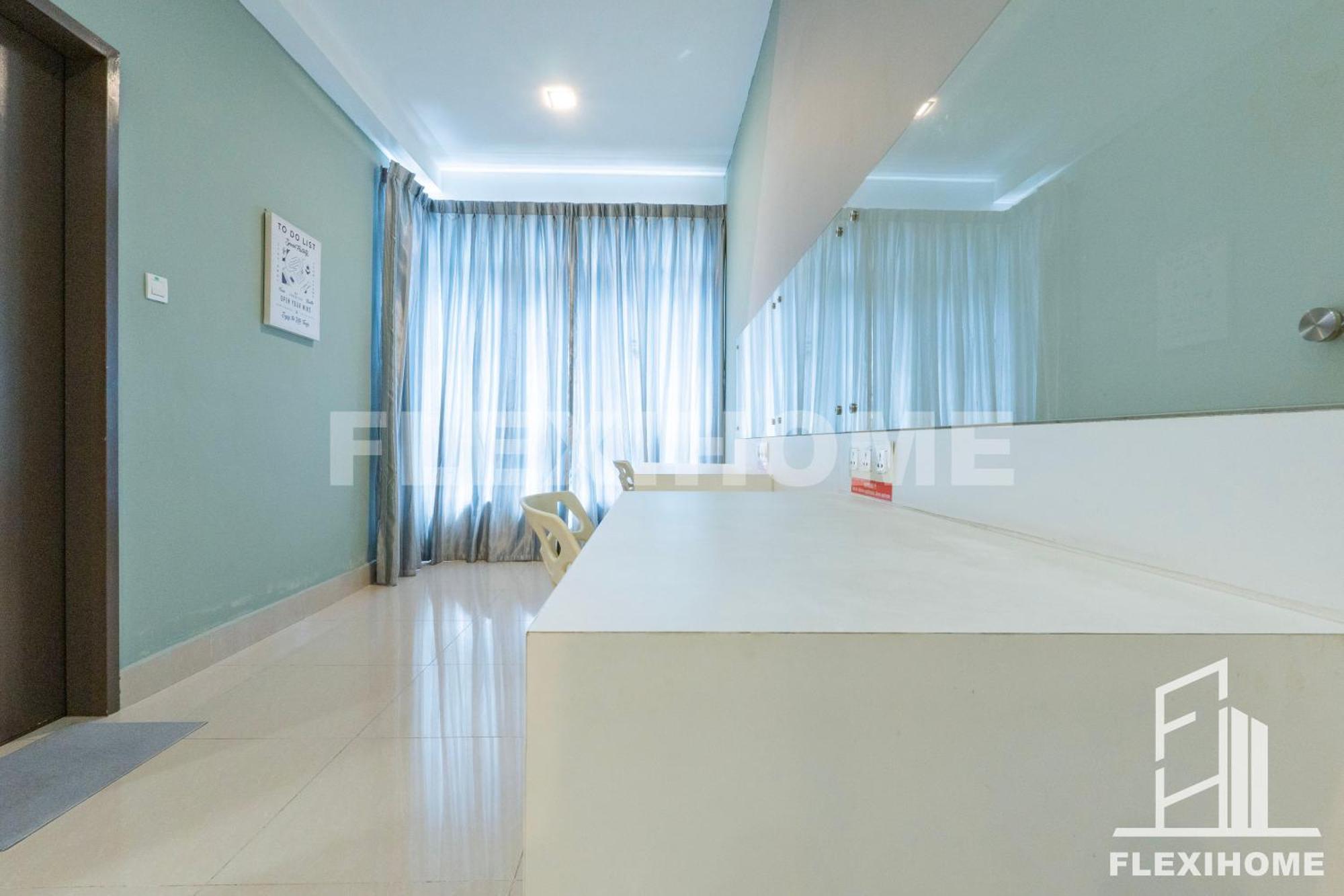 Apartment Flexihome Shaftsbury: Day-use Workspace In