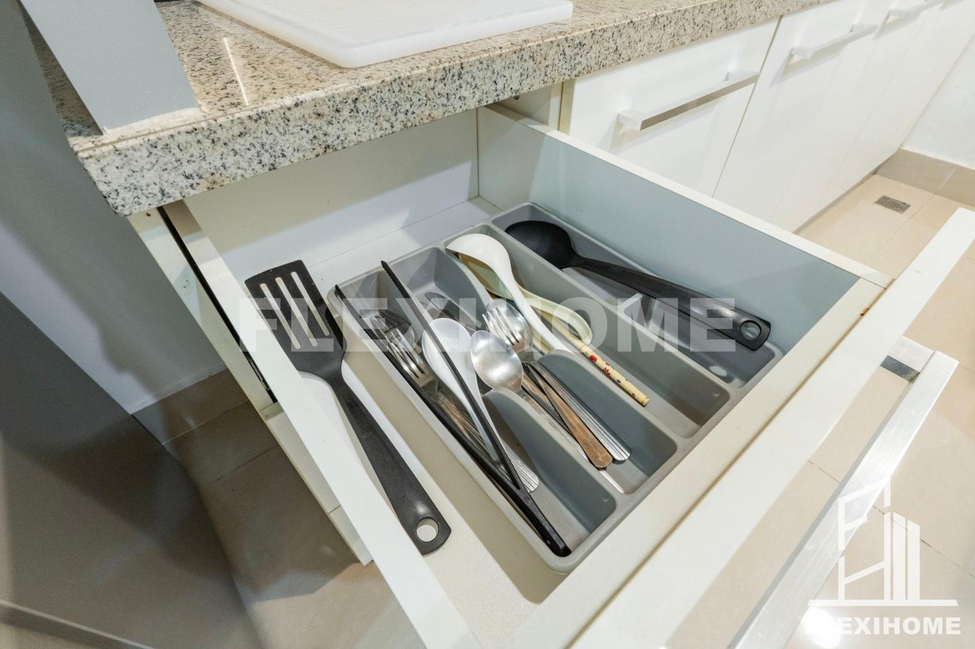 Flexihome Shaftsbury: Day-use Workspace In Apartment Cyberjaya