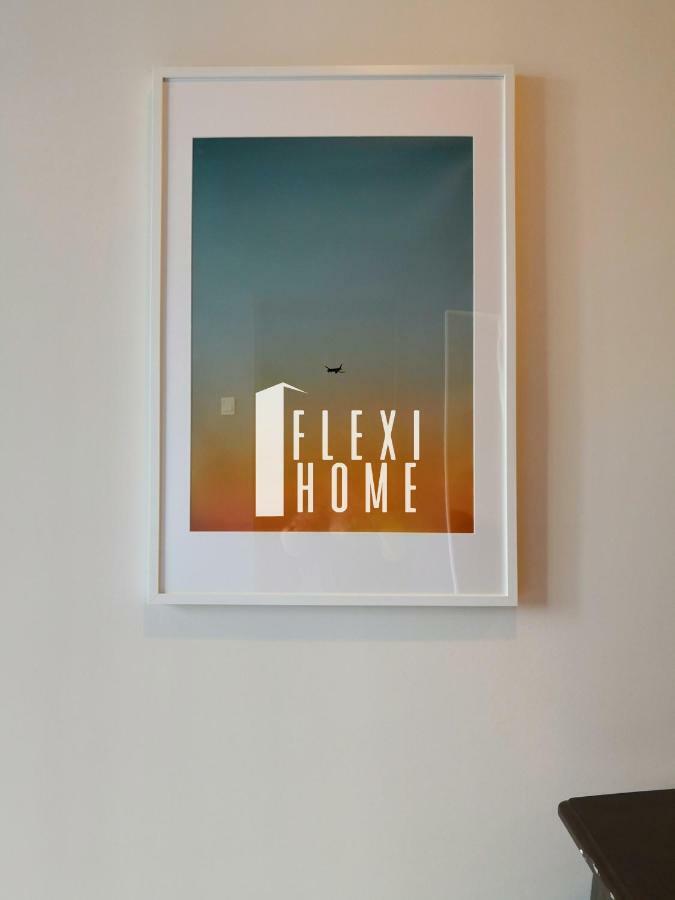 Flexihome Shaftsbury: Day-use Workspace In Apartment Cyberjaya