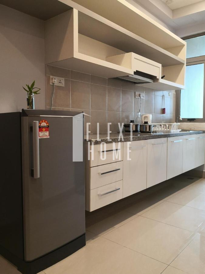 Flexihome Shaftsbury: Day-use Workspace In Apartment *